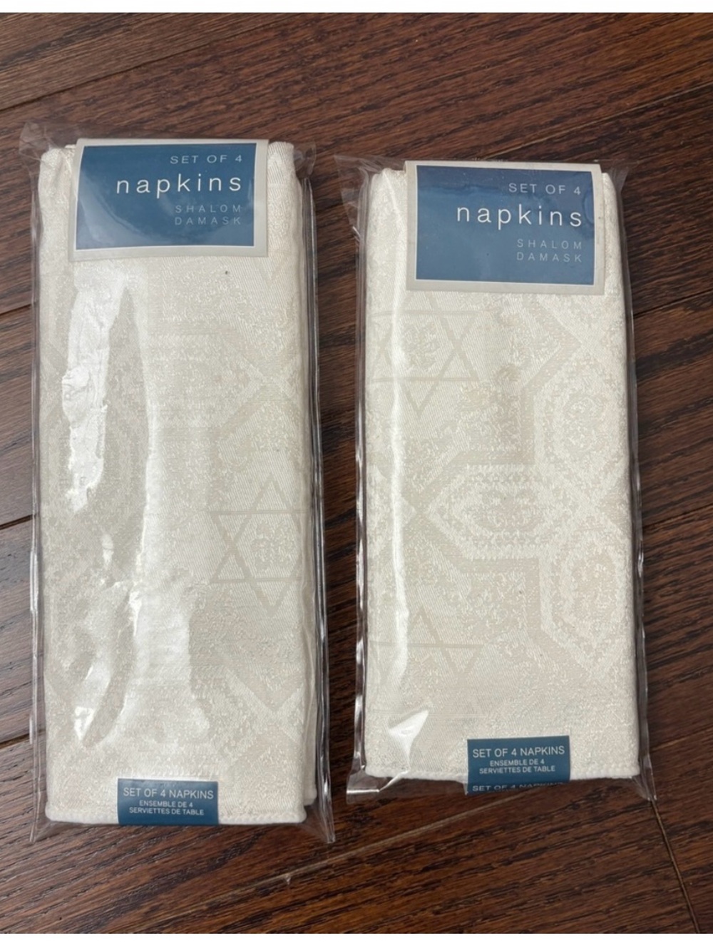Four sets of cloth napkins (total 32)